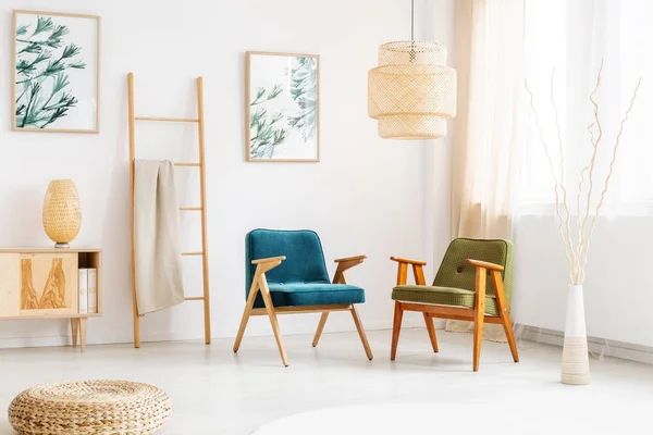 Woonkamer met retro Fauteuils — Stockfoto