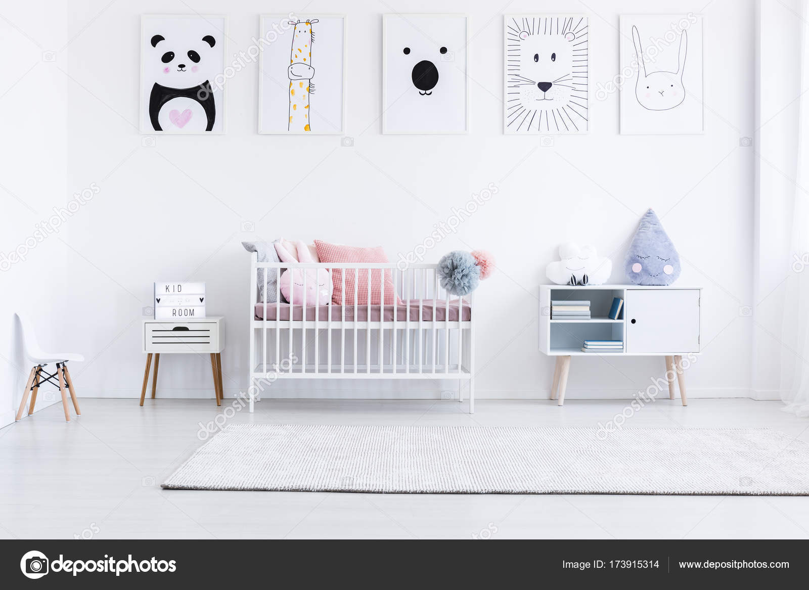 Tigre de desenho no quarto da menina u2014 Stock Photo u00a9 photographee eu #173915314 Desenho No Quarto ~ Tigre de desenho no quarto da menina u2014 Stock Photo u00a9 photographee eu #173915314