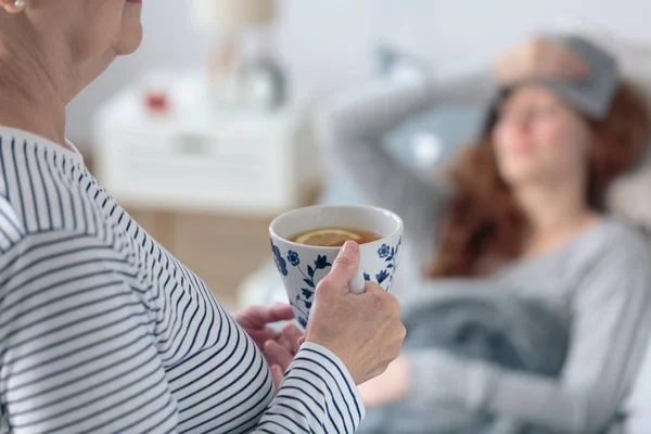 Çay ile anne — Stok fotoğraf