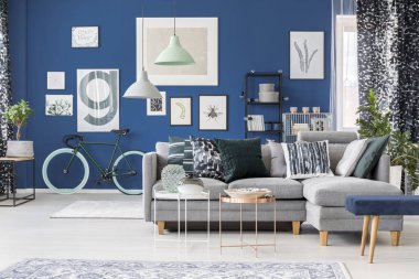 Soyut desenler ile mavi Oda