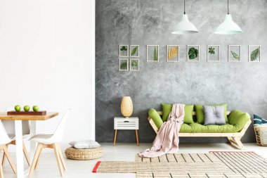 Açık gri ve beyaz daire