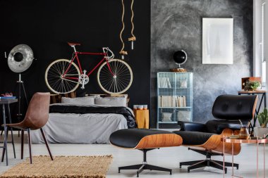 Deri sandalye ve tabure