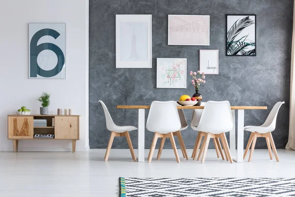 Zwart-wit geometrische tapijt — Stockfoto