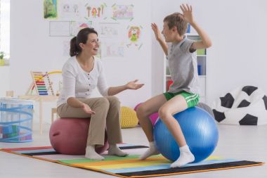 Fizik tedavi egzersizleri ile istikrar ball