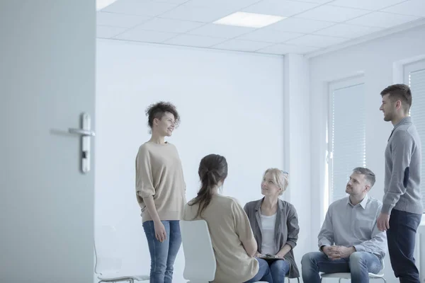 Vrouw tijdens echtelijke therapie — Stockfoto