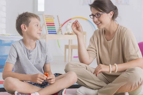 Play therapy with little boy — Stock Photo, Image