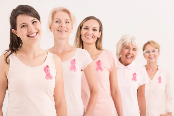 Sostegno nella lotta contro il cancro al seno — Foto Stock