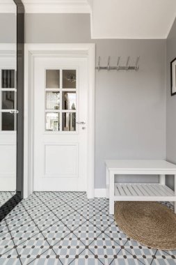 Desenli kat parlak hol için mobilya