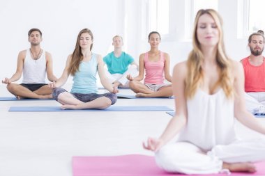 Rahatlatıcı yoga egzersizleri