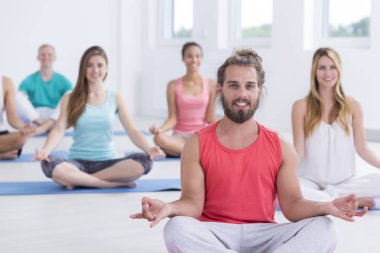 Sukhasana poz meditasyon Yogins