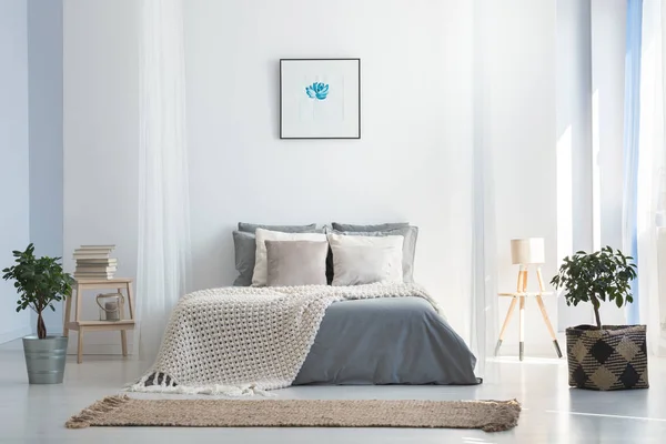 Soft camera da letto grigia e blu — Foto Stock
