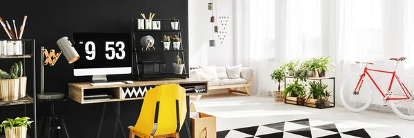 Öppet utrymme Lägenhet med studie — Stockfoto