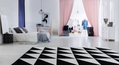 Kadın için göz alıcı çatı