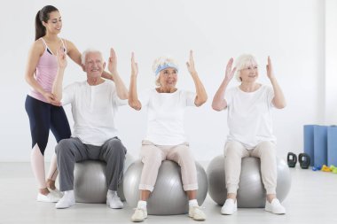 Eğitmen yardımcı adam