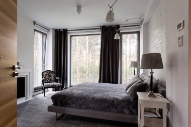 Behid kapıyı geri kalanı özel bir dünya bulmak