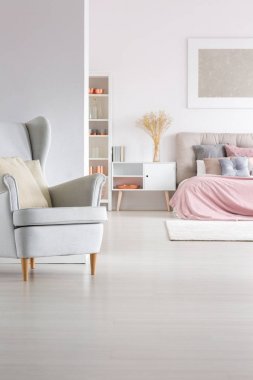 Açık alan pastel yatak odası