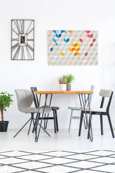 Salle à manger avec chaises — Photo