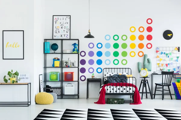 Quarto colorido do miúdo — Fotografia de Stock