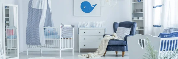 Elegante interno della camera da letto del bambino — Foto Stock