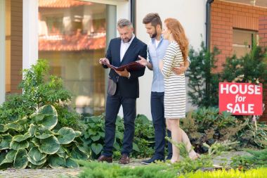 Genç çift daire arıyor