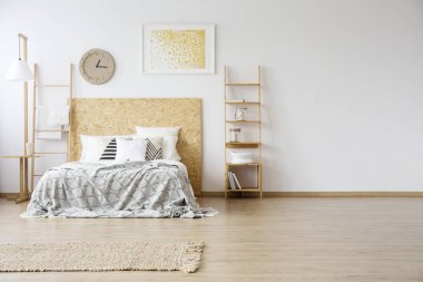 Bir yatak odası, geniş iç