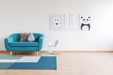 Parlak çocuk odası kanepe