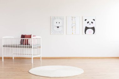 Çocuk odası ile hayvan posterler