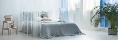 Basit yatak odası iç üretim tesisi ile