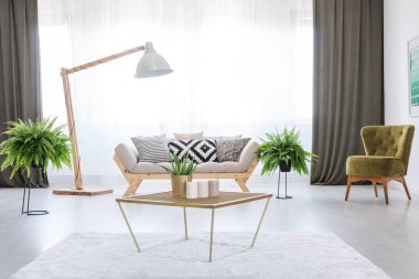 Bir apartman beyaz iç