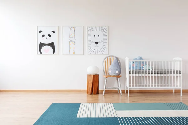 Rysunki w pokoju dziecko jasny — Zdjęcie stockowe