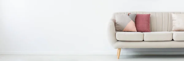 Sofa in empty living room — Stock Photo, Image