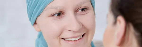 Primo piano della donna affetta da cancro — Foto Stock