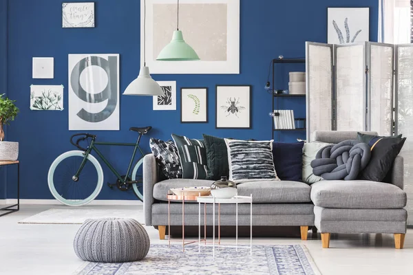 Düz iç köşe kanepe ile