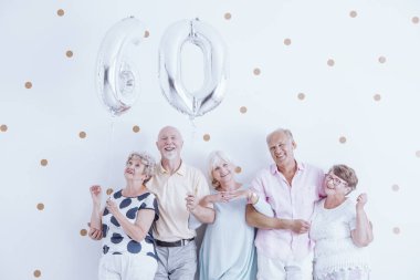 Gümüş Balonlu hevesli yaşlılar