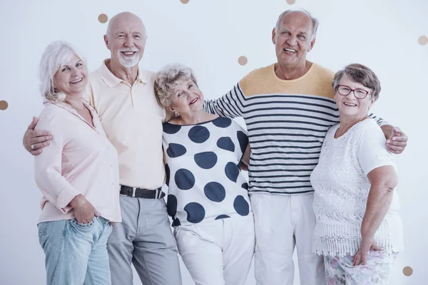 Positieve relatie tussen senior mensen — Stockfoto