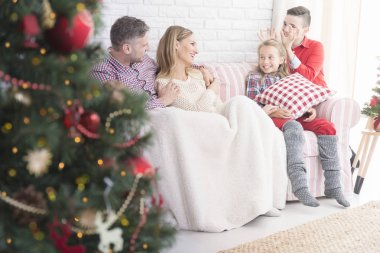 Dalga geçmeyi çocuklar