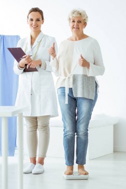 Mutlu hasta ve diyet uzmanı