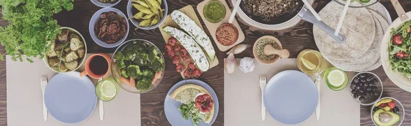 Rustieke tafel met gezonde voeding — Stockfoto