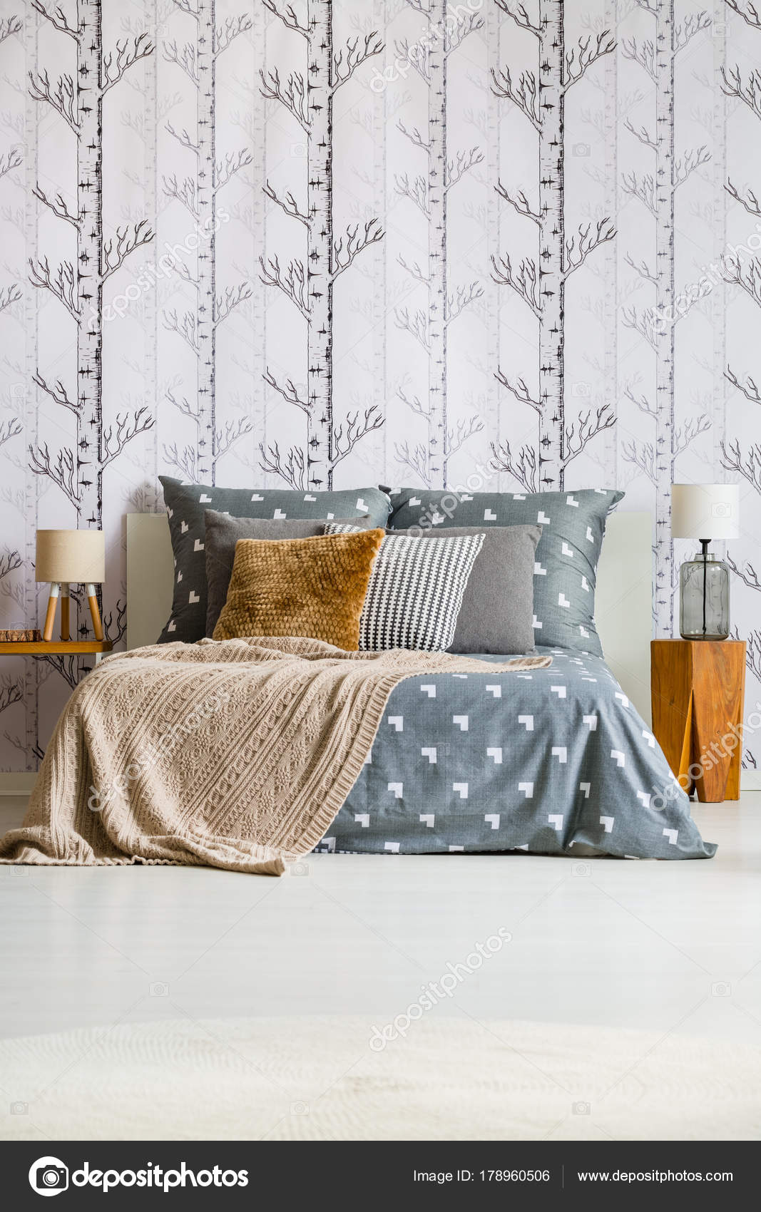 Forest behang in lichte slaapkamer — Stockfoto © photographee.eu ... Forest behang in lichte slaapkamer — Stockfoto © photographee.eu ...