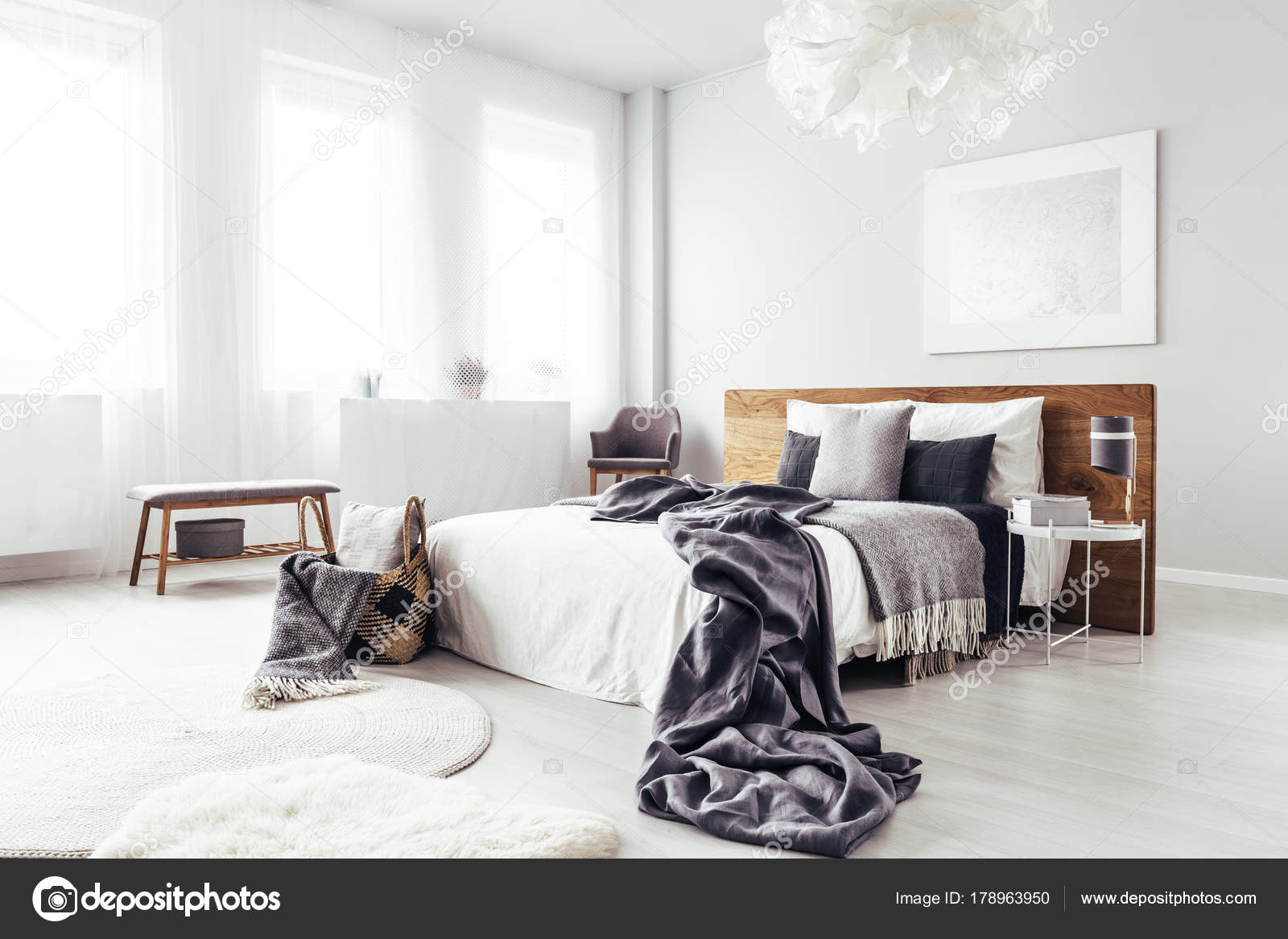 King Size Bed In Bedroom Stock Photo C Photographee Eu 178963950