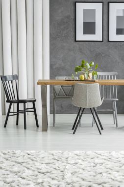 Gri klasik yemek odası