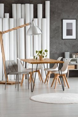 Kağıt tüp ile yemek odası