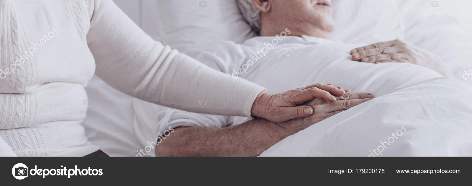 Loving woman supporting sick husband — Stock Photo © photographee.eu