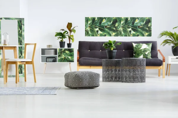 Pouf virágos living Room — Stock Fotó