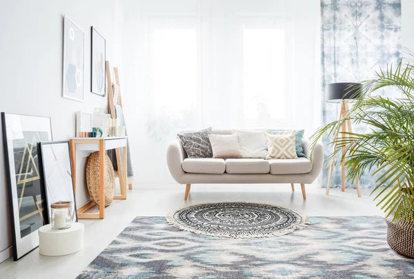 Rug in front of sofa — Stock Photo, Image