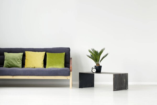 Зеленый и желтый плоский интерьер
