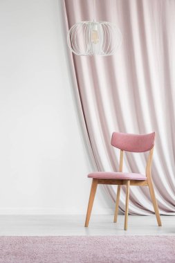 Pembe Oda boş duvar ile