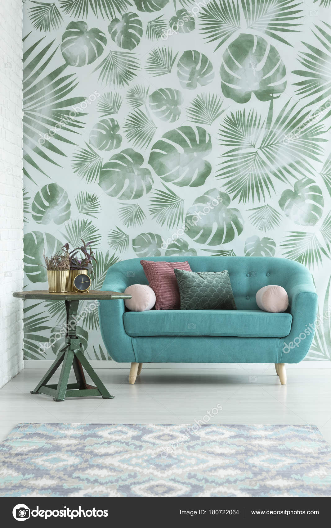 Canapé turquoise en intérieur — Photographie photographee.eu ... Canapé turquoise en intérieur — Photographie photographee.eu ...