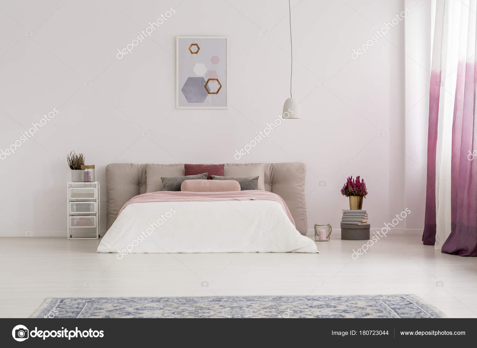 Fonkelnieuw Witte lamp boven bed — Stockfoto © photographee.eu #180723044 AW-11