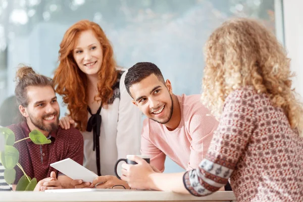 Grupo multicultural de colaboradores — Foto de Stock